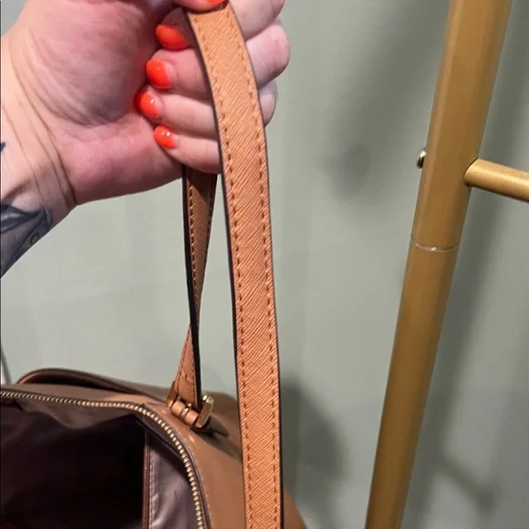 Michael Kors Tan Leather Tote Bag with Structured Design NWOT - Picture 9 of 15